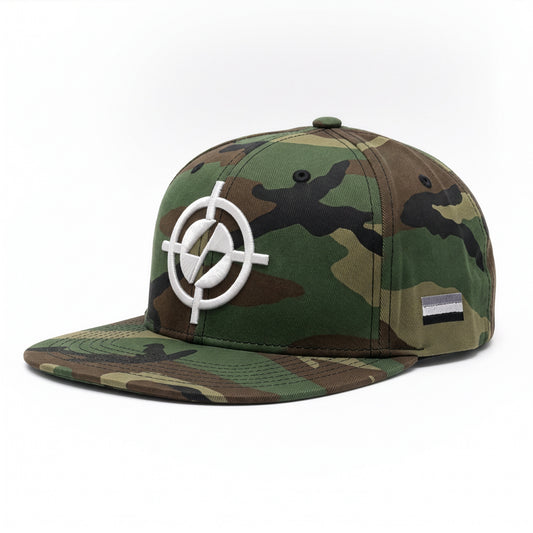 GORRA SNAPBACK CON LOGOTIPO DE OBJETIVO